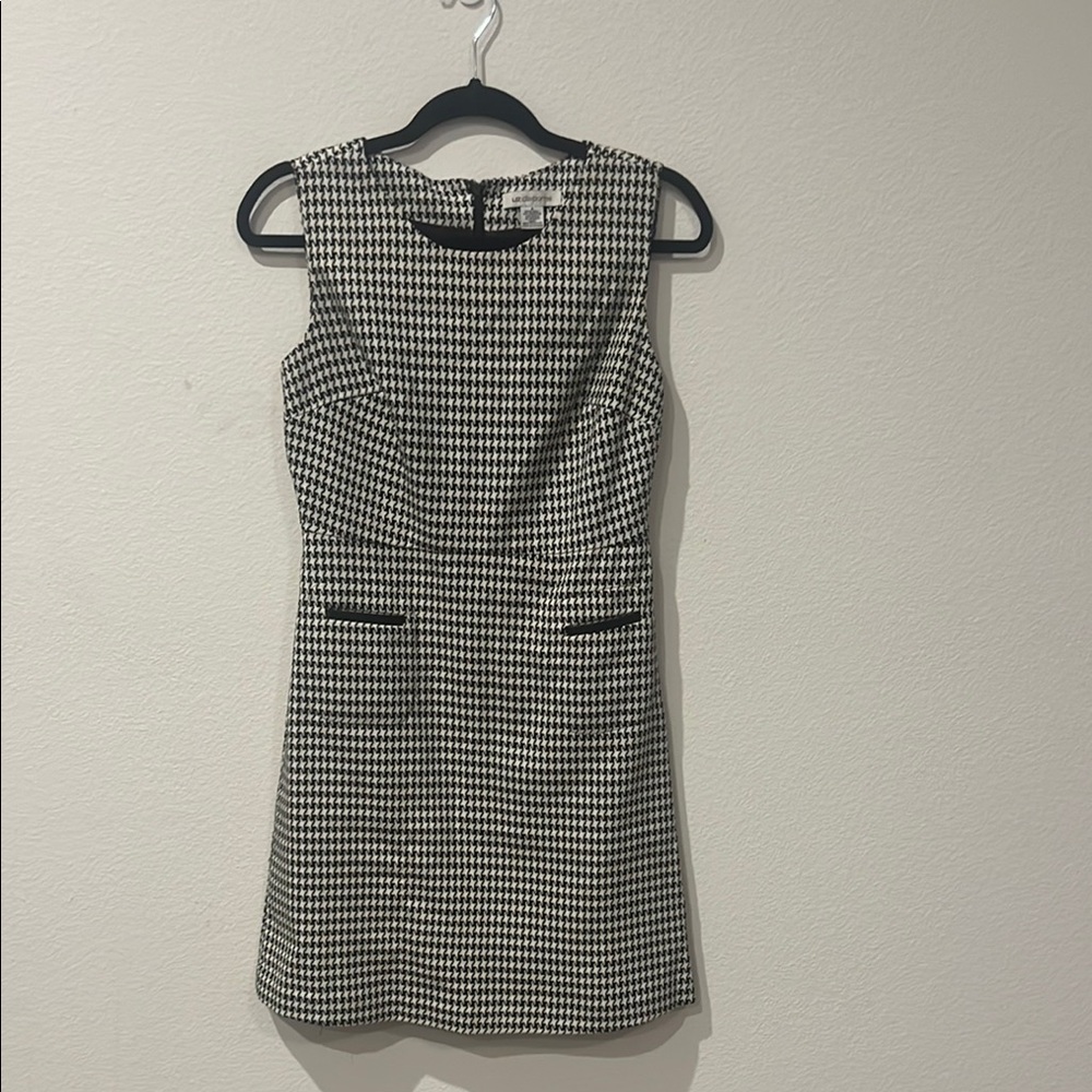Liz Claiborne Black and White Houndstooth Sheath Mini Dress
